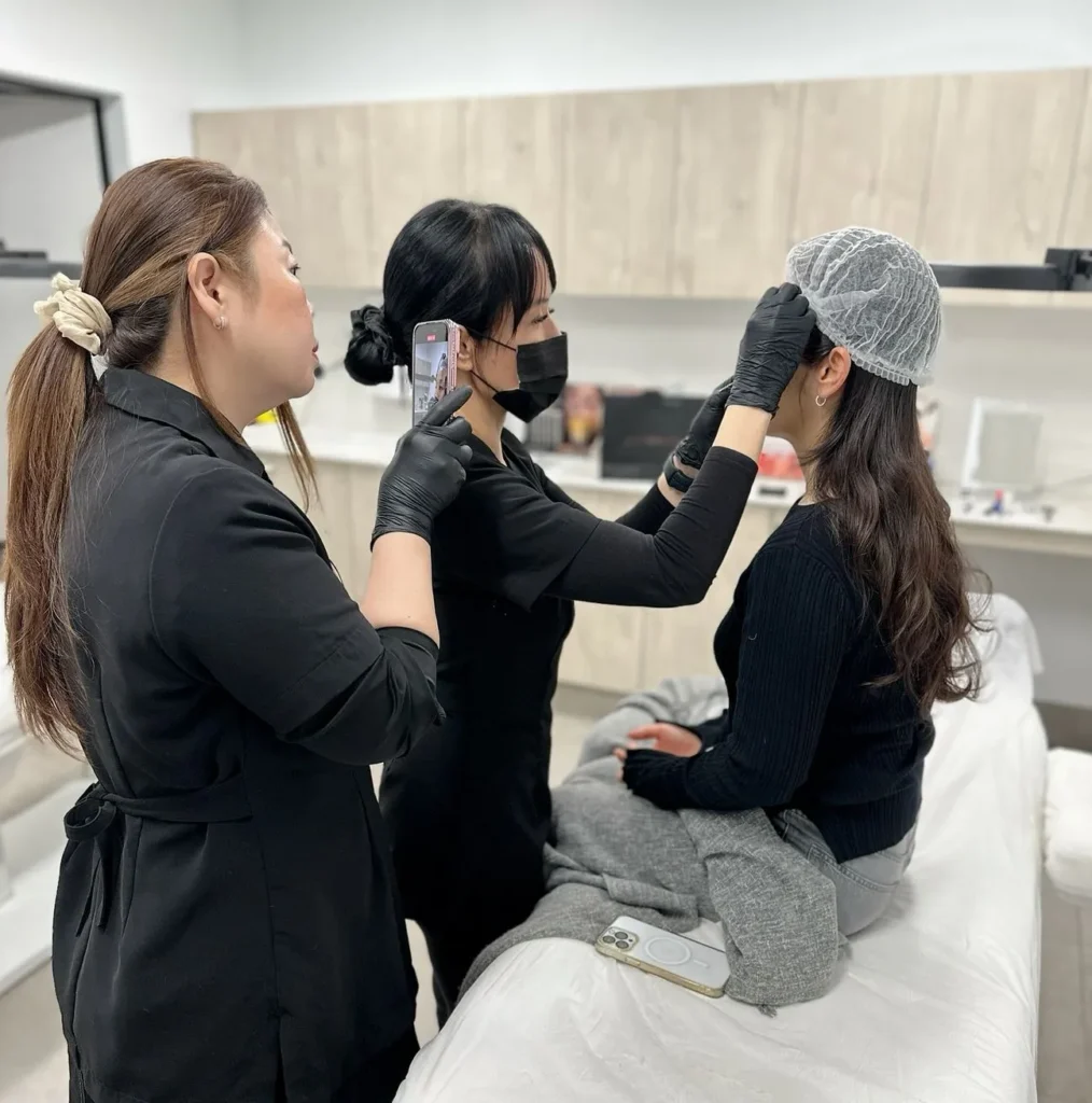 Are VR or Simulation Tools Now Used in Eyebrow Tattoo Training?