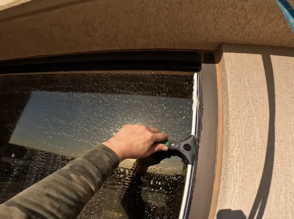 Do window cleaners work in winter?